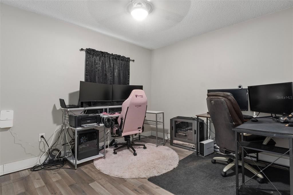 На продажу: $385,000 (3 спален, 2 ванн, 2109 Квадратных фут)