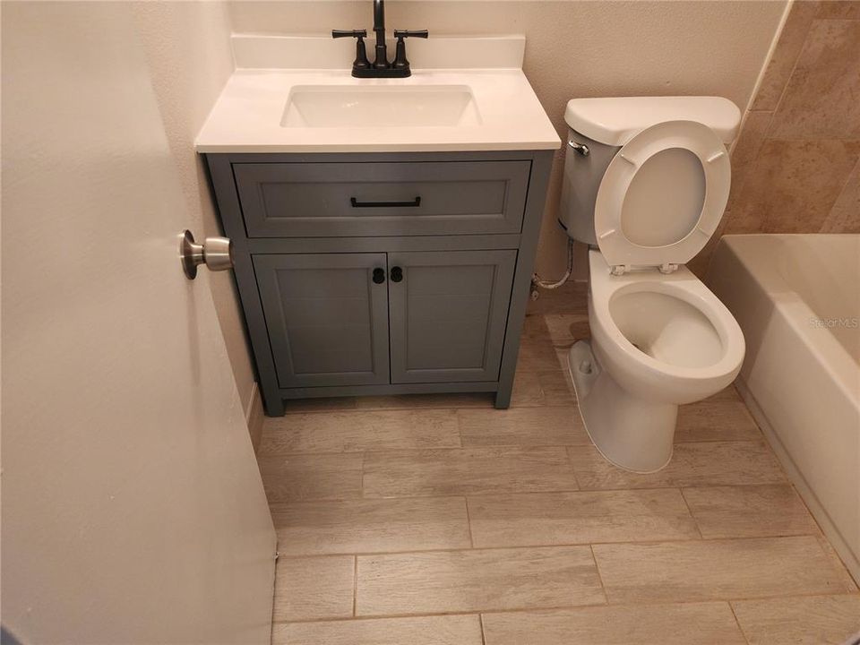 В аренду: $1,995 (4 спален, 2 ванн, 1363 Квадратных фут)