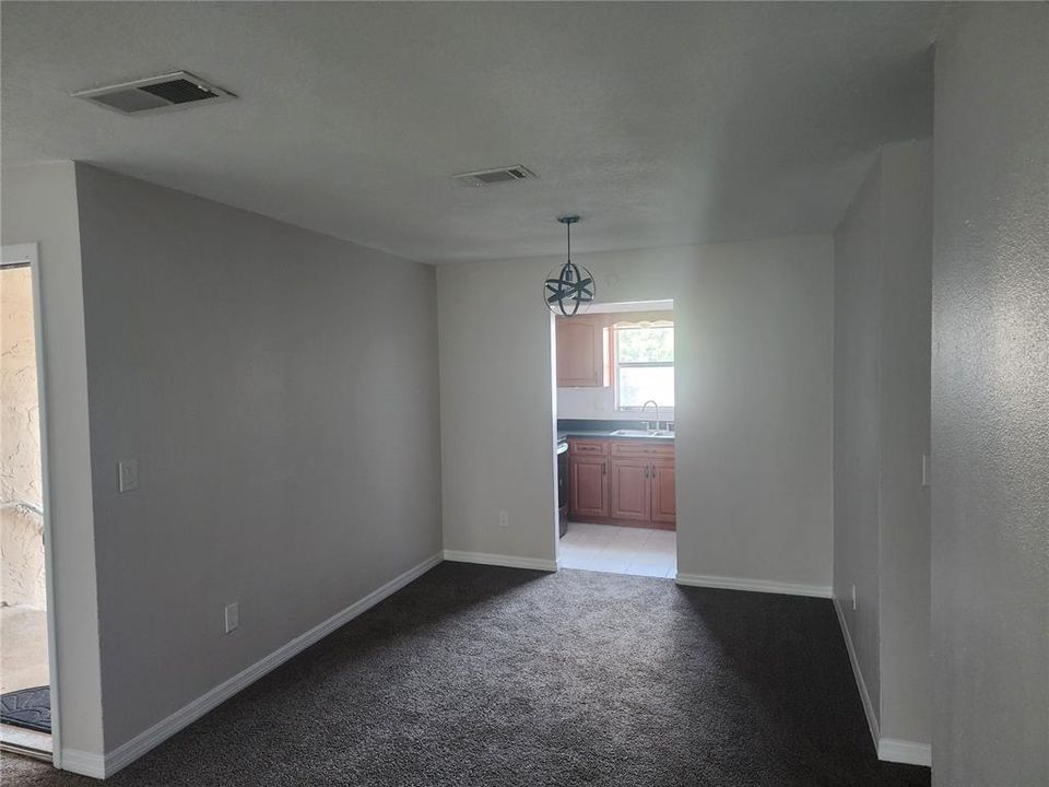 В аренду: $1,995 (4 спален, 2 ванн, 1363 Квадратных фут)