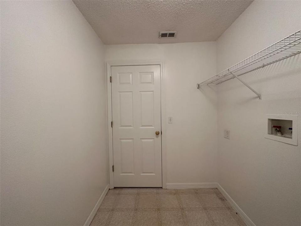 В аренду: $2,595 (4 спален, 2 ванн, 2207 Квадратных фут)