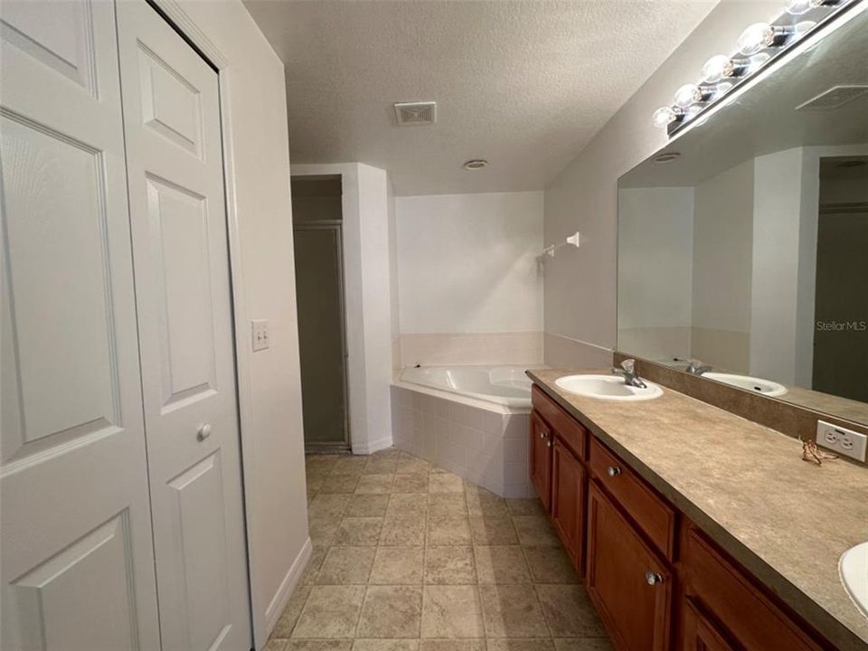 В аренду: $2,595 (4 спален, 2 ванн, 2207 Квадратных фут)