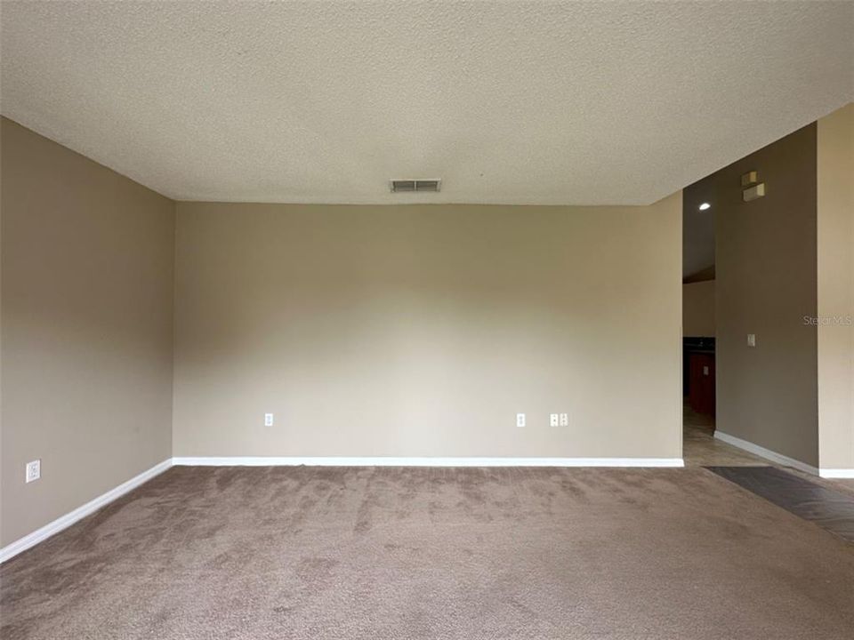 В аренду: $2,595 (4 спален, 2 ванн, 2207 Квадратных фут)