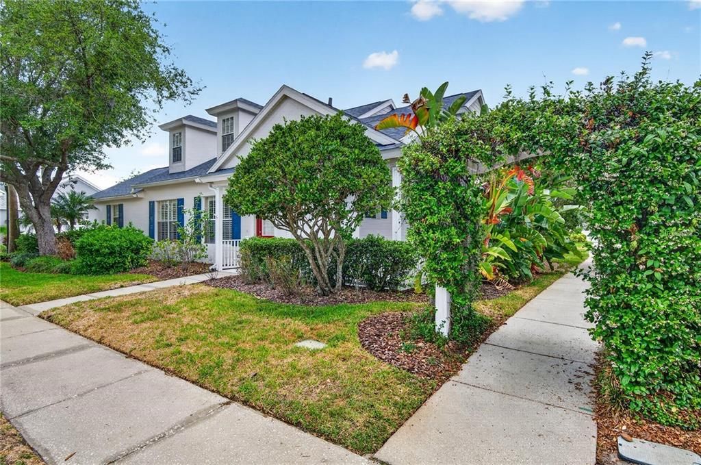 For Rent: $3,550 (3 beds, 2 baths, 1965 Square Feet)