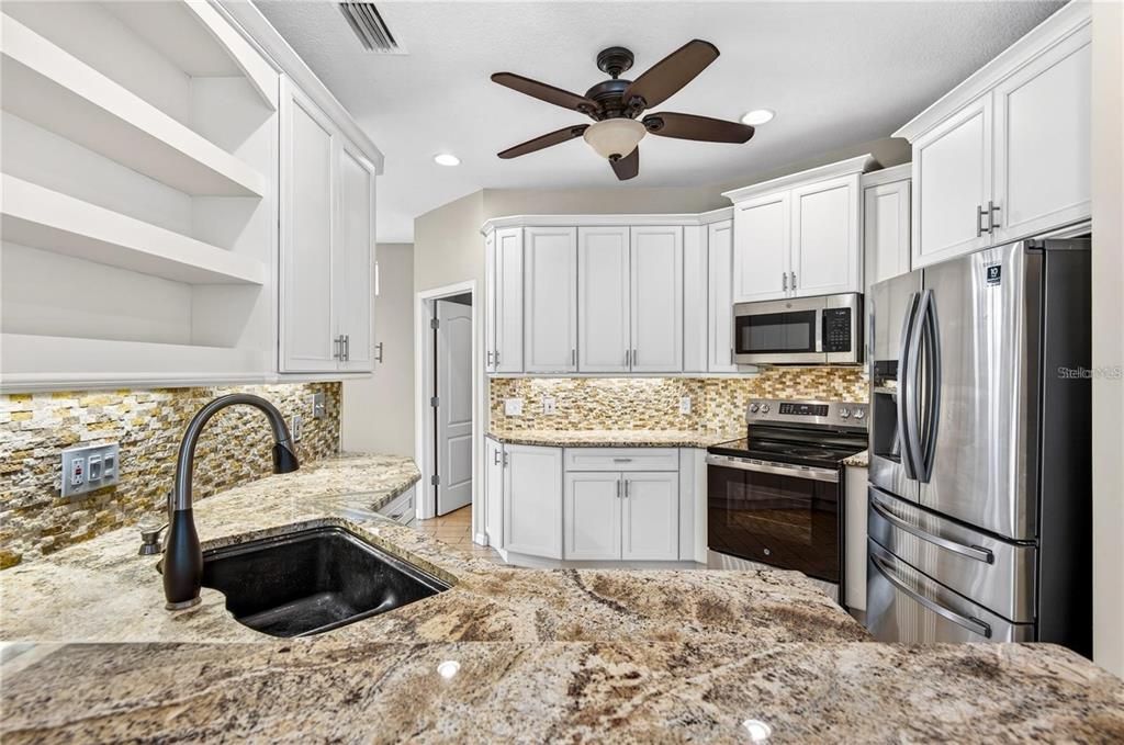For Rent: $3,550 (3 beds, 2 baths, 1965 Square Feet)