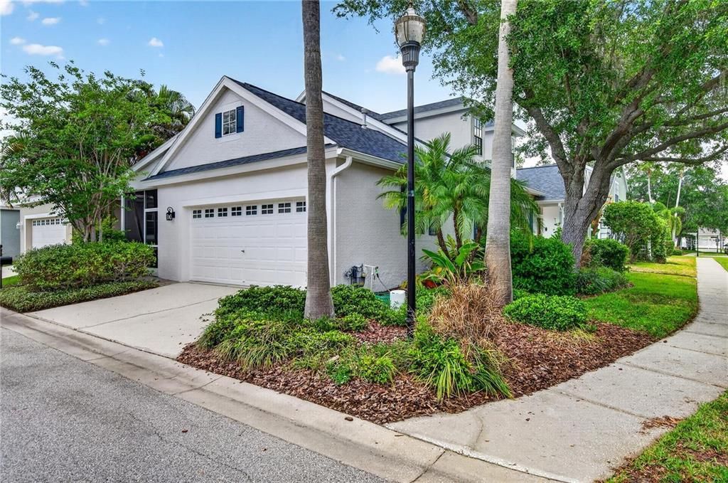 For Rent: $3,550 (3 beds, 2 baths, 1965 Square Feet)