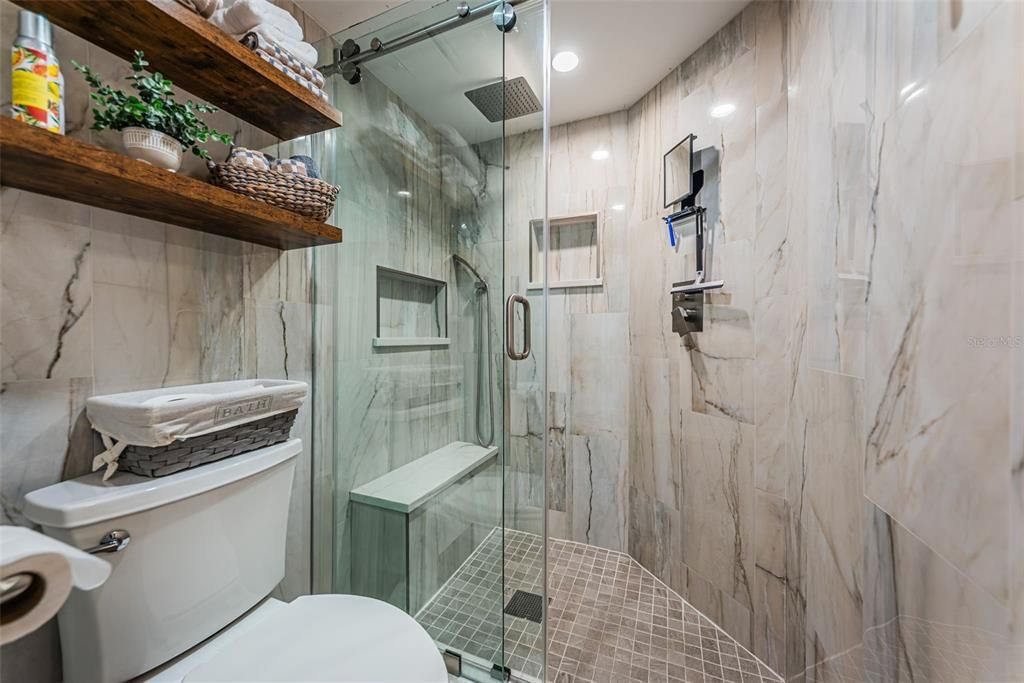 En Venta: $569,000 (2 camas, 2 baños, 1315 Pies cuadrados)