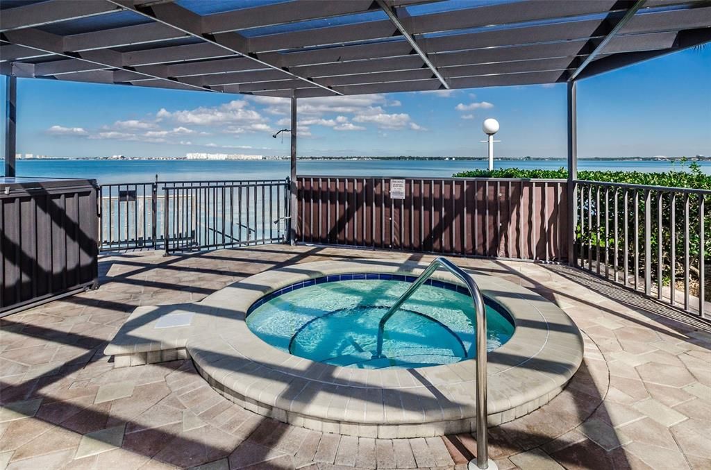 En Venta: $569,000 (2 camas, 2 baños, 1315 Pies cuadrados)