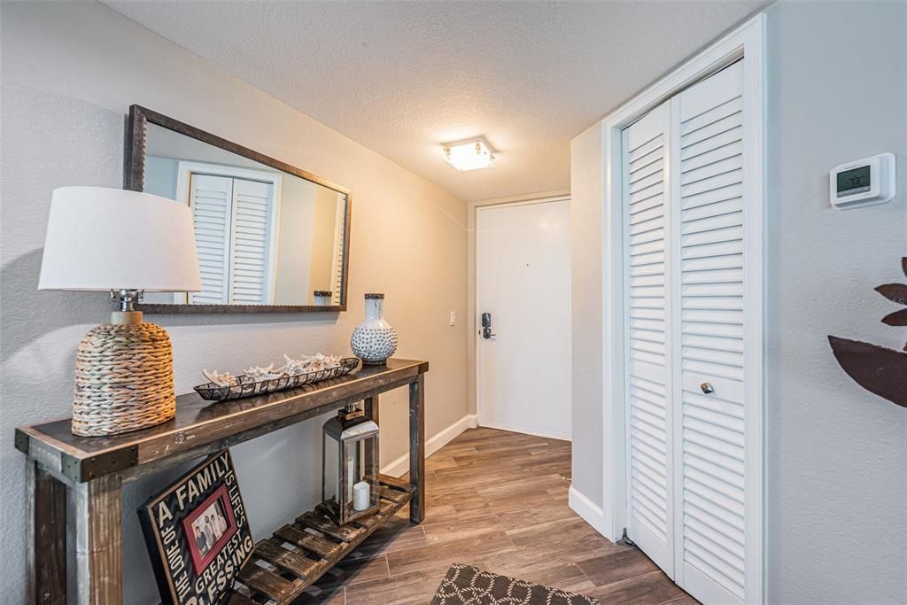 En Venta: $569,000 (2 camas, 2 baños, 1315 Pies cuadrados)