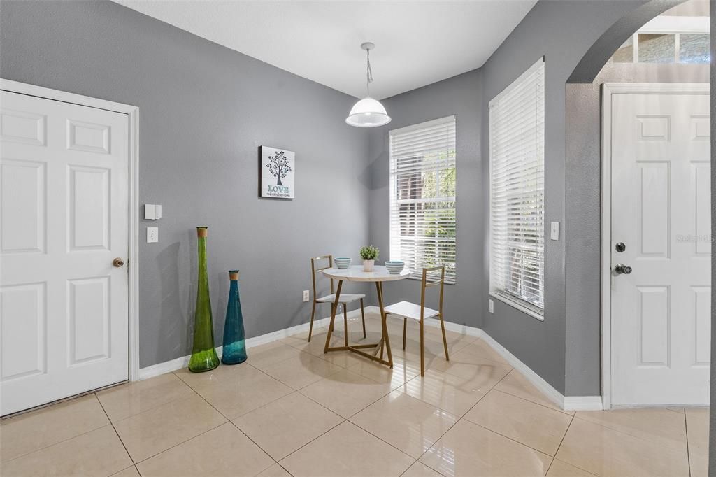 En Venta: $385,000 (2 camas, 2 baños, 1683 Pies cuadrados)