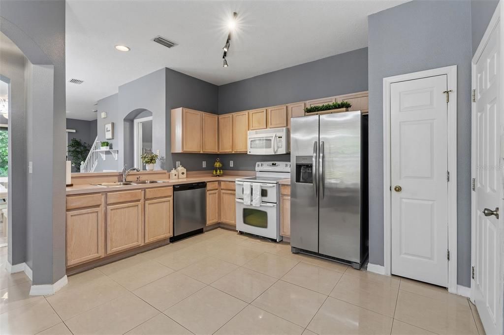 En Venta: $385,000 (2 camas, 2 baños, 1683 Pies cuadrados)