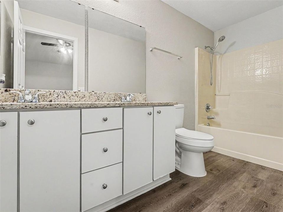 En Venta: $234,900 (3 camas, 2 baños, 1076 Pies cuadrados)