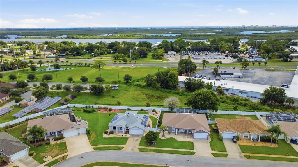 Под контрактом: $324,000 (3 спален, 2 ванн, 1655 Квадратных фут)