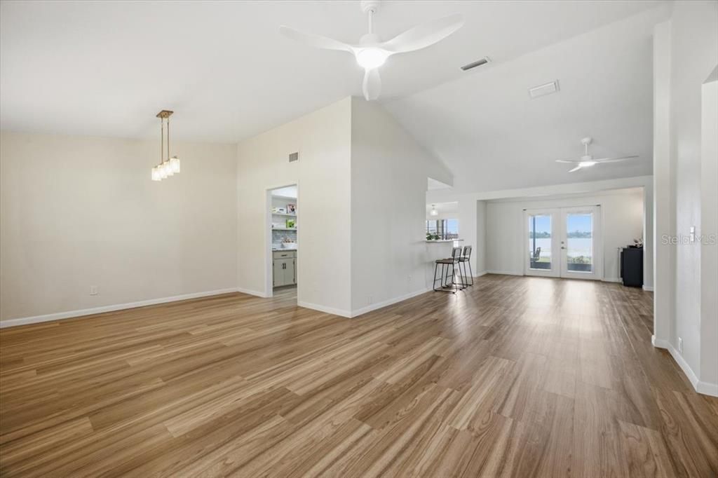 En Venta: $684,999 (4 camas, 3 baños, 2312 Pies cuadrados)