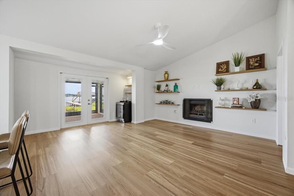 En Venta: $684,999 (4 camas, 3 baños, 2312 Pies cuadrados)