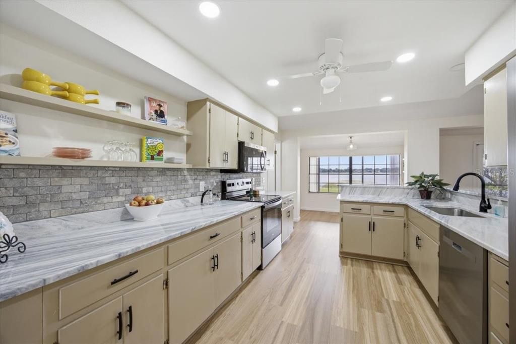 En Venta: $684,999 (4 camas, 3 baños, 2312 Pies cuadrados)