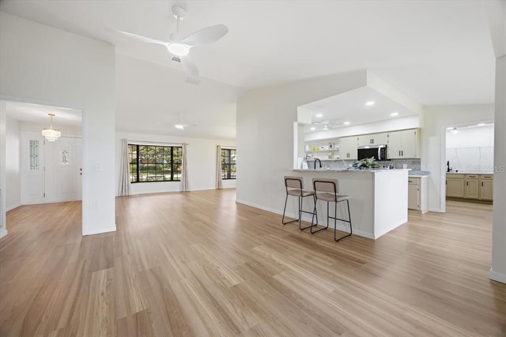 En Venta: $684,999 (4 camas, 3 baños, 2312 Pies cuadrados)