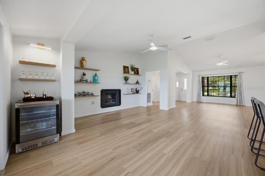 En Venta: $684,999 (4 camas, 3 baños, 2312 Pies cuadrados)