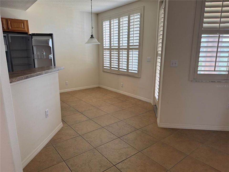 For Rent: $2,100 (2 beds, 2 baths, 1722 Square Feet)