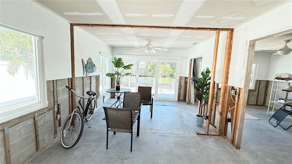 En Venta: $599,000 (2 camas, 2 baños, 1130 Pies cuadrados)