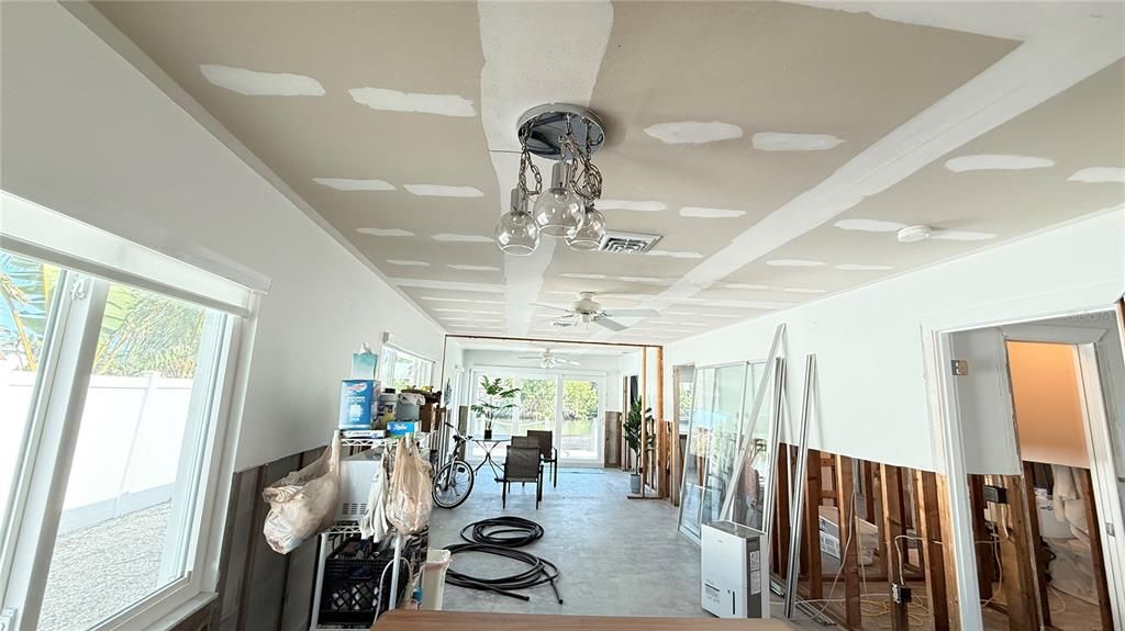 En Venta: $599,000 (2 camas, 2 baños, 1130 Pies cuadrados)