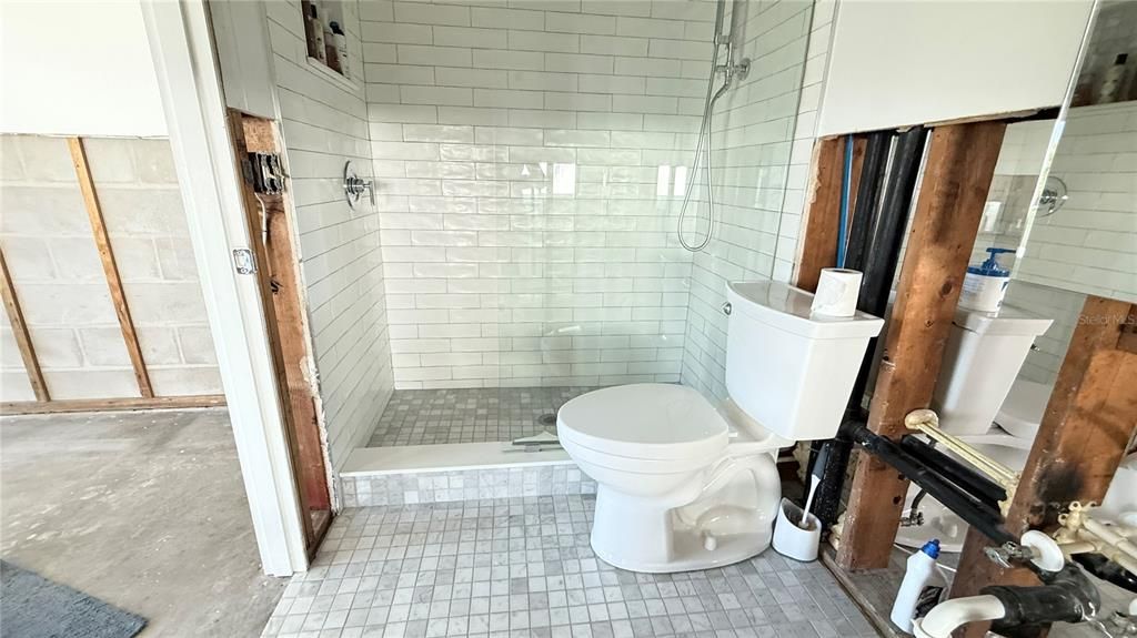En Venta: $599,000 (2 camas, 2 baños, 1130 Pies cuadrados)