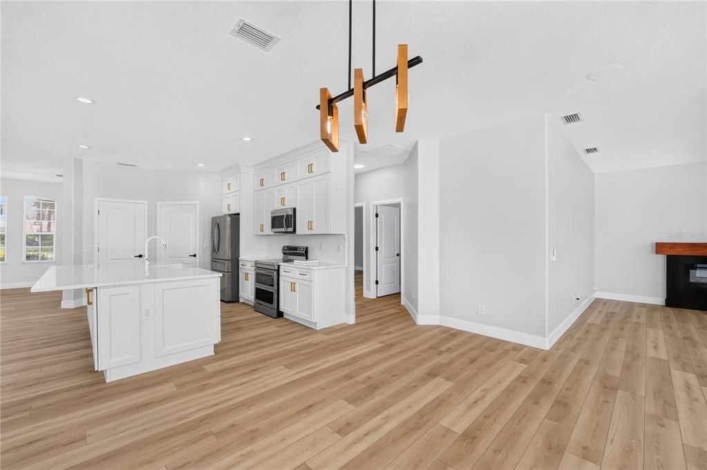 For Sale: $850,000 (3 beds, 2 baths, 2588 Square Feet)