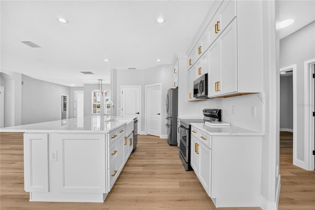For Sale: $850,000 (3 beds, 2 baths, 2588 Square Feet)