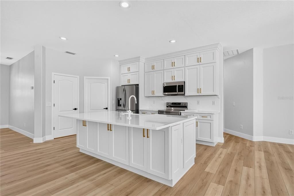 For Sale: $850,000 (3 beds, 2 baths, 2588 Square Feet)