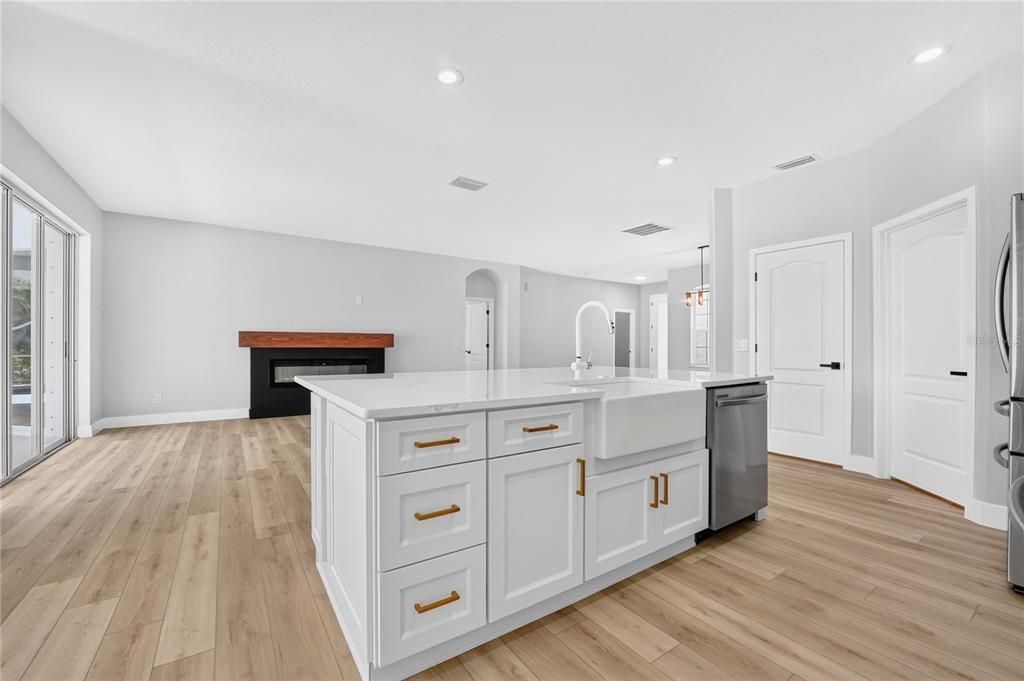 For Sale: $850,000 (3 beds, 2 baths, 2588 Square Feet)