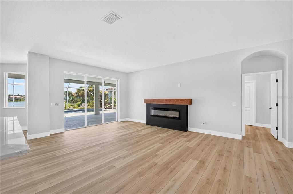 For Sale: $850,000 (3 beds, 2 baths, 2588 Square Feet)