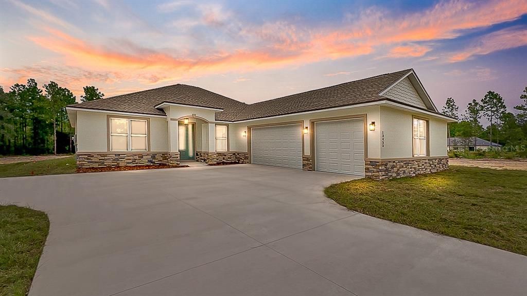 For Sale: $515,000 (4 beds, 3 baths, 2621 Square Feet)