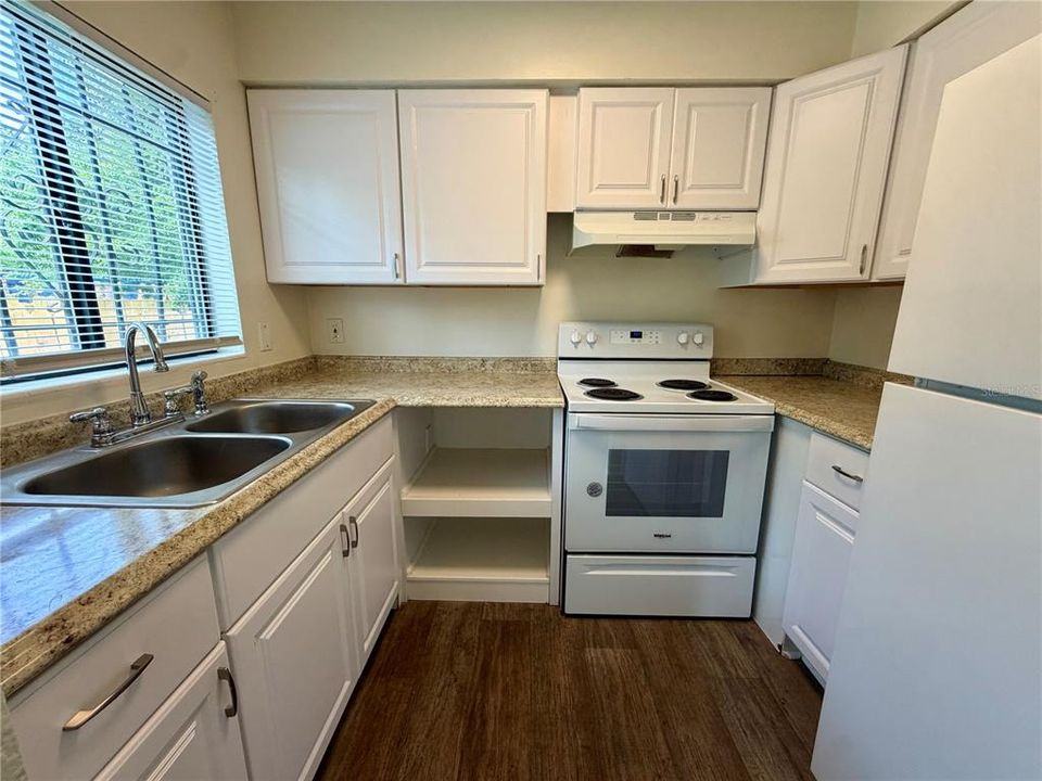 For Sale: $225,000 (4 beds, 0 baths, 1800 Square Feet)