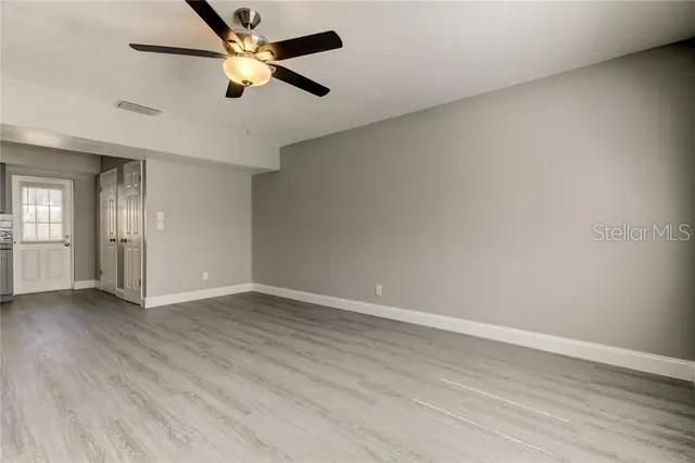 В аренду: $1,850 (2 спален, 1 ванн, 924 Квадратных фут)