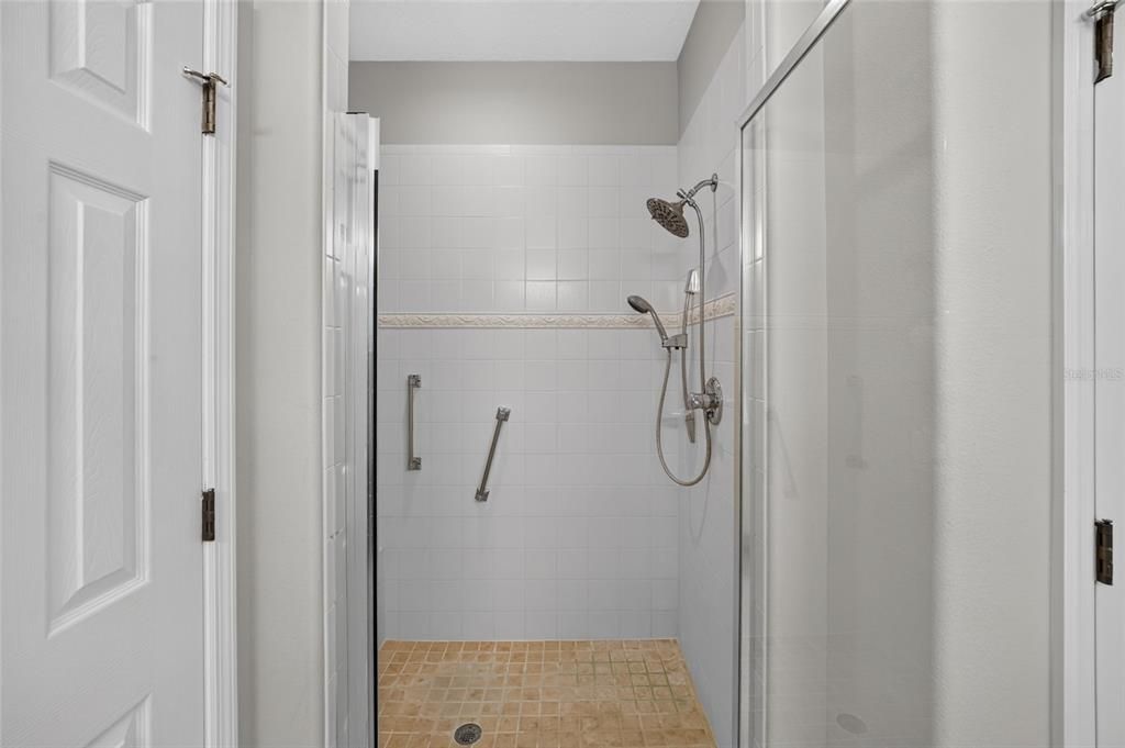 На продажу: $445,000 (4 спален, 2 ванн, 2275 Квадратных фут)