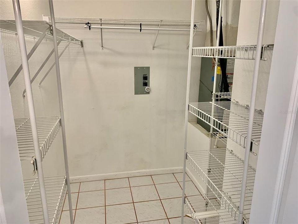 На продажу: $229,000 (3 спален, 4 ванн, 2067 Квадратных фут)