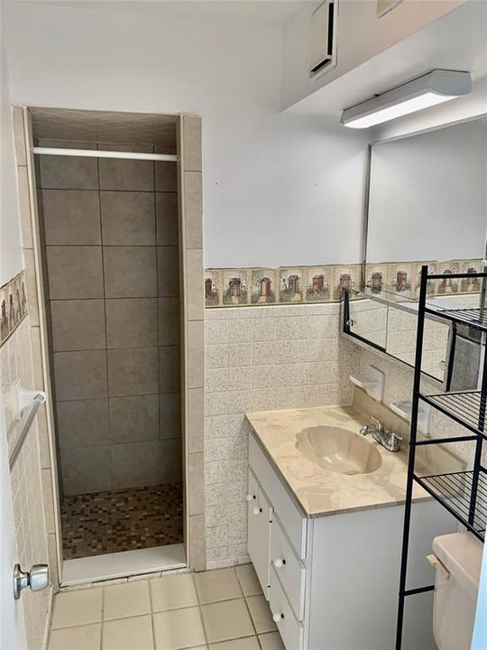 На продажу: $229,000 (3 спален, 4 ванн, 2067 Квадратных фут)