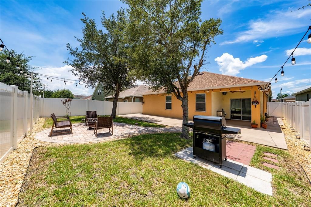 Activo con contrato: $375,000 (3 camas, 2 baños, 1770 Pies cuadrados)
