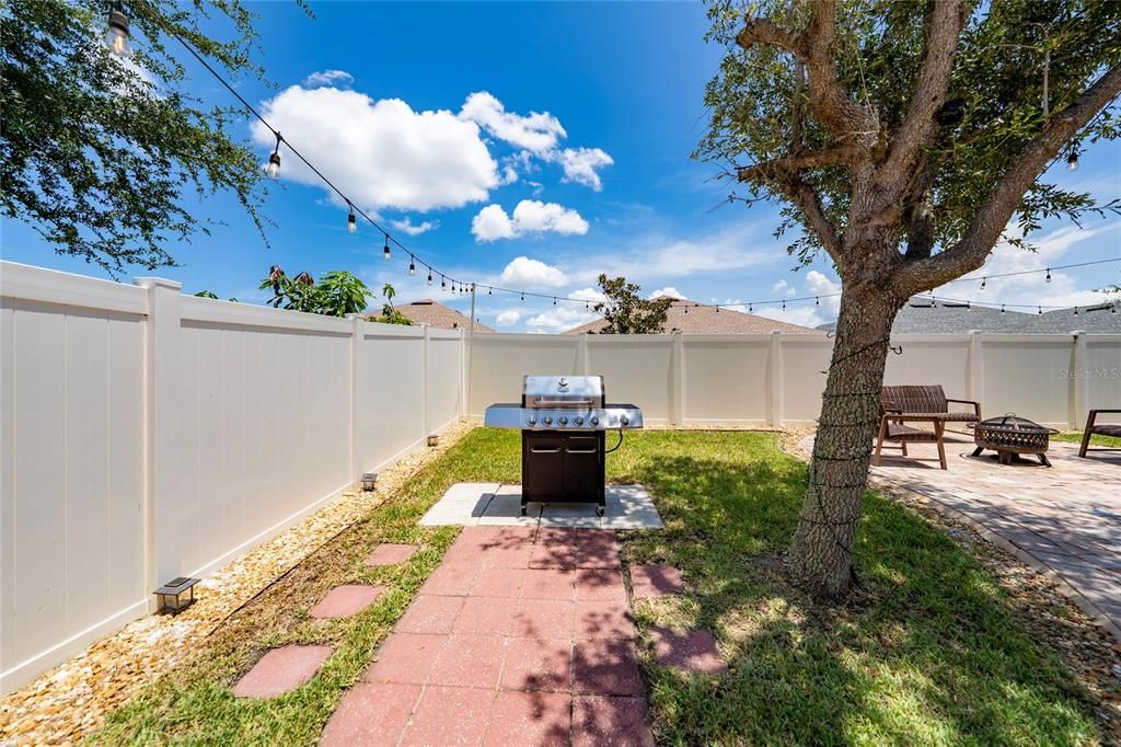 Activo con contrato: $375,000 (3 camas, 2 baños, 1770 Pies cuadrados)