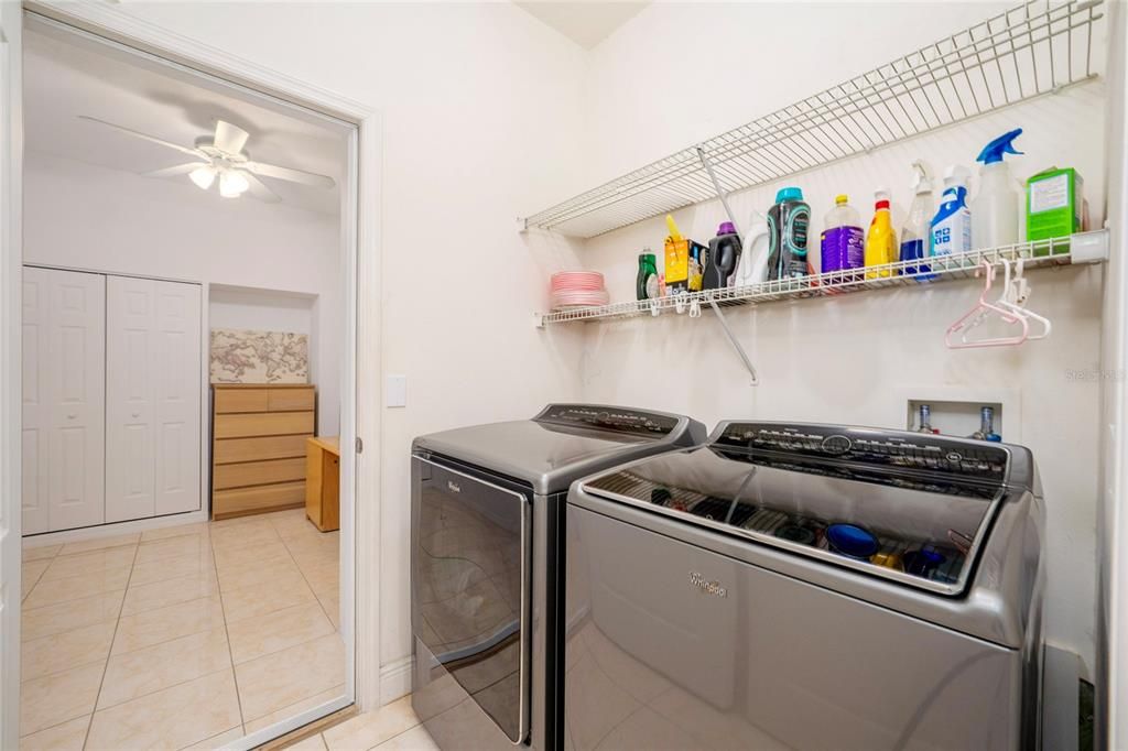 Activo con contrato: $375,000 (3 camas, 2 baños, 1770 Pies cuadrados)