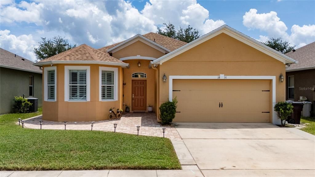 Activo con contrato: $375,000 (3 camas, 2 baños, 1770 Pies cuadrados)