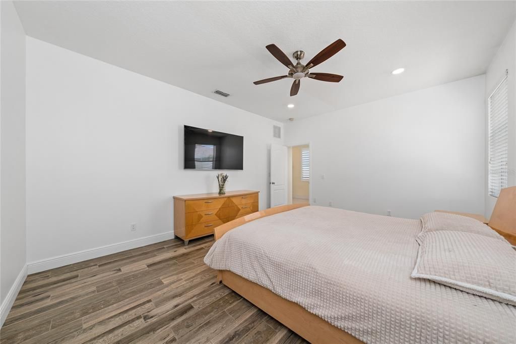 Activo con contrato: $375,000 (3 camas, 2 baños, 1770 Pies cuadrados)