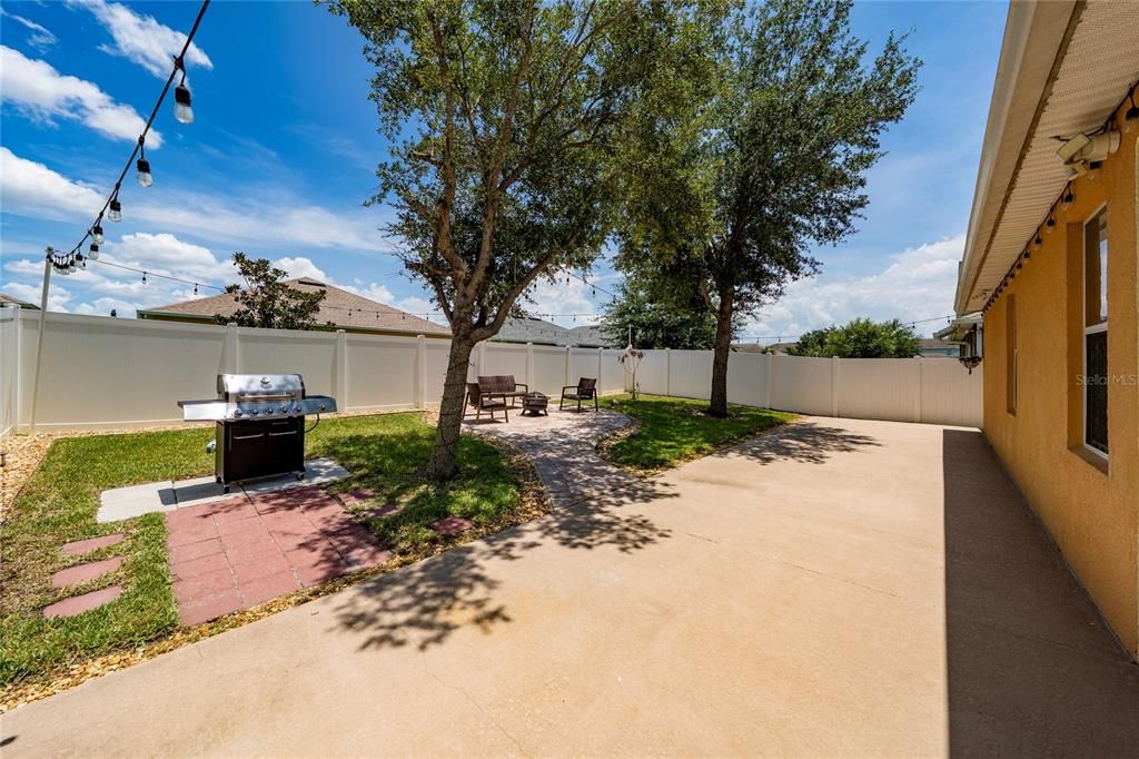 Activo con contrato: $375,000 (3 camas, 2 baños, 1770 Pies cuadrados)