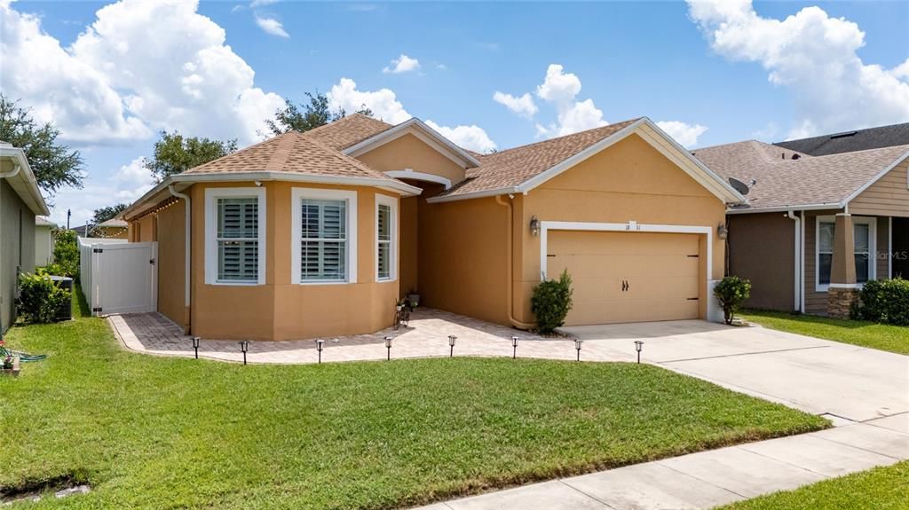 Activo con contrato: $375,000 (3 camas, 2 baños, 1770 Pies cuadrados)