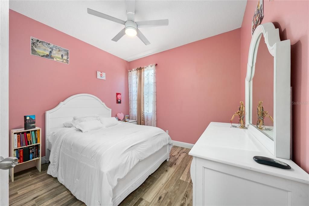 Activo con contrato: $375,000 (3 camas, 2 baños, 1770 Pies cuadrados)