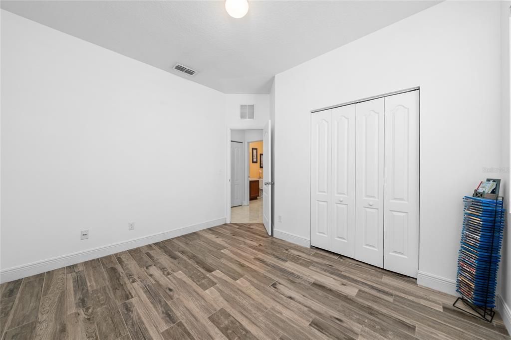 Activo con contrato: $375,000 (3 camas, 2 baños, 1770 Pies cuadrados)