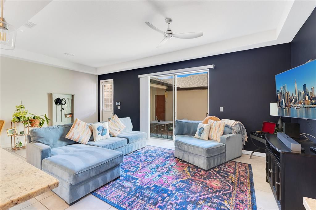 En Venta: $345,000 (4 camas, 3 baños, 1946 Pies cuadrados)