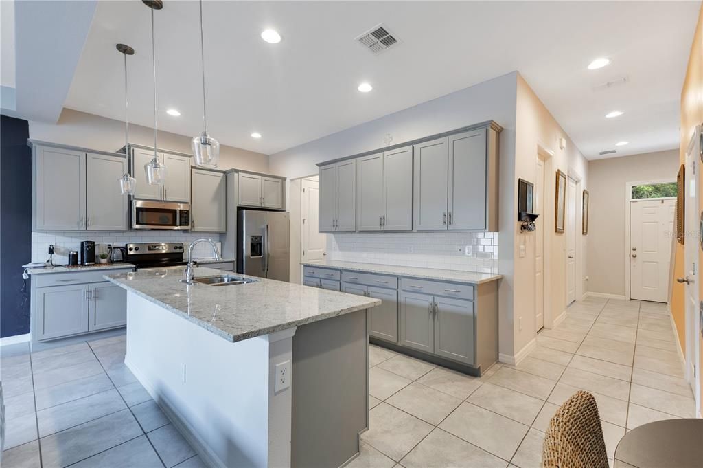 En Venta: $345,000 (4 camas, 3 baños, 1946 Pies cuadrados)