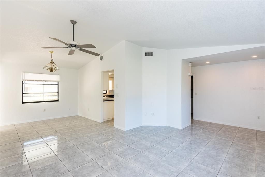 En Renta: $1,995 (3 camas, 2 baños, 1695 Pies cuadrados)