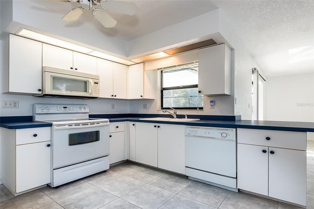 En Renta: $1,995 (3 camas, 2 baños, 1695 Pies cuadrados)