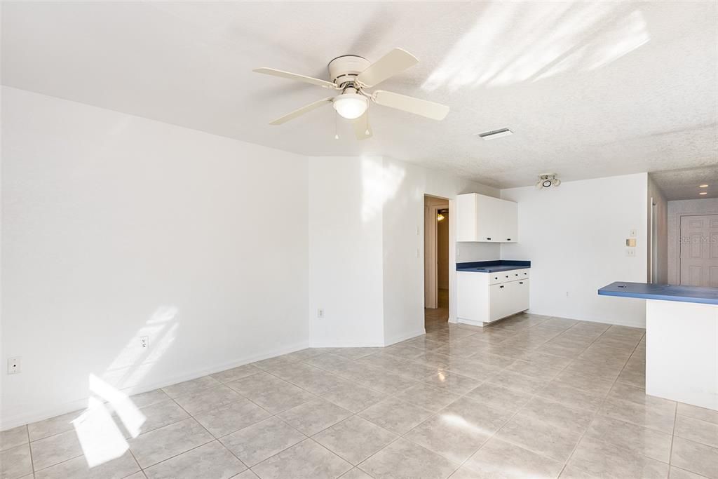 En Renta: $1,995 (3 camas, 2 baños, 1695 Pies cuadrados)